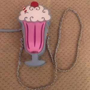 Anthony Nila Milkshake purse 👛 🥛
